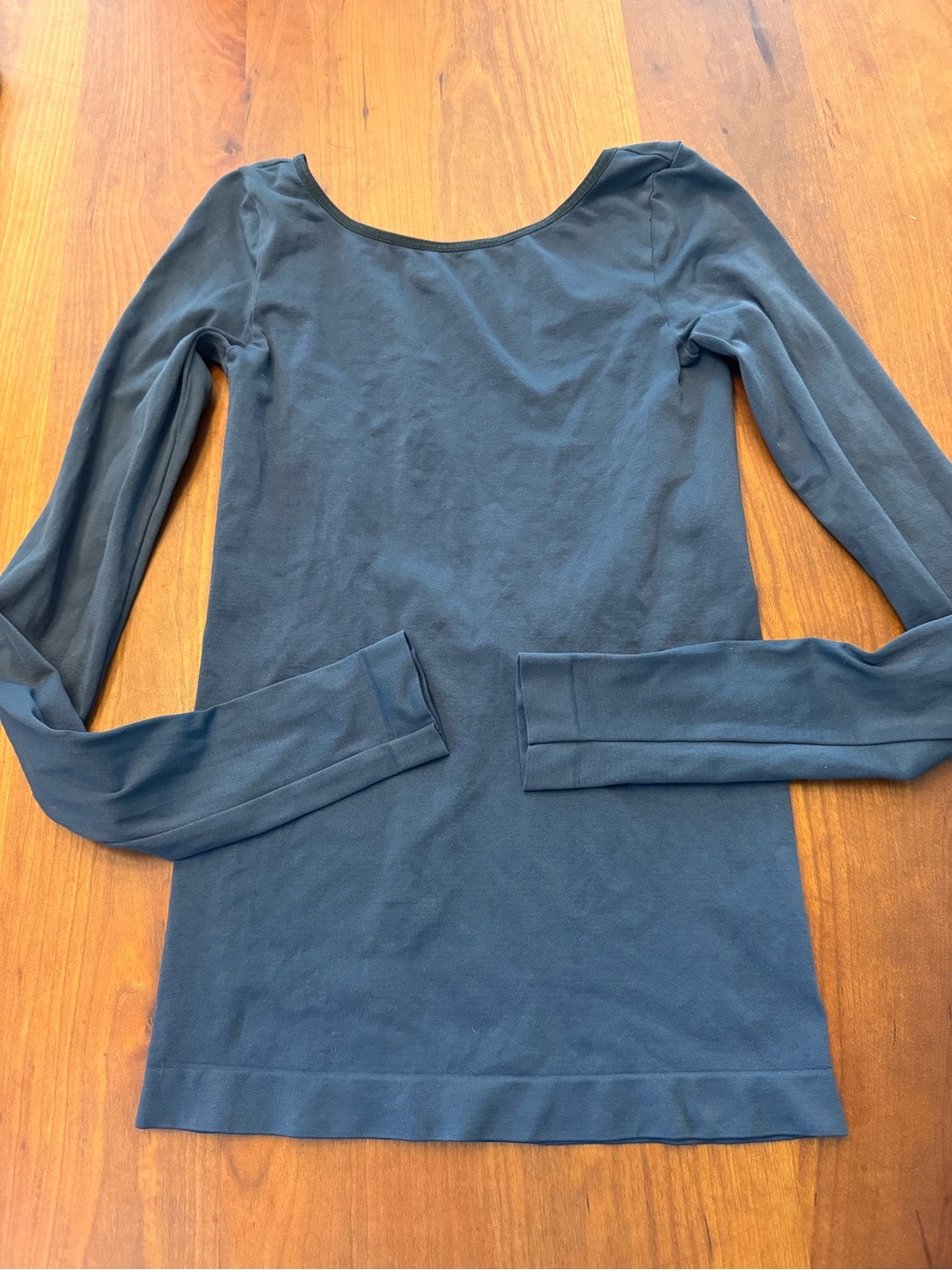 FREE PEOPLE Long Sleeve seamless  Scoop back Top - Navy Blue size small S EUC